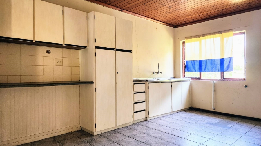 5 Bedroom Property for Sale in Uilenkraalsmond Western Cape